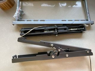 Soporte TV Metálico y Accesorios