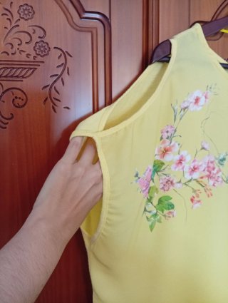 Camiseta amarilla de la marca Milano