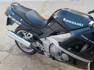 Kawasaki ZZ-R600: Entera o por piezas