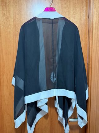 Capa Everis Transparente Negra y Blanca