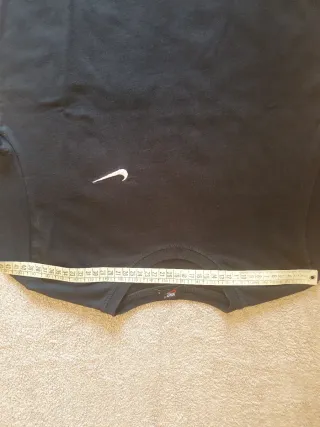 T-shirt Nike nera taglia S