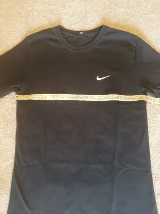 T-shirt Nike nera taglia S