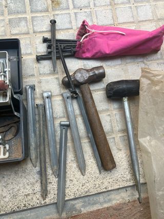 Pack piquetas y gomas camping