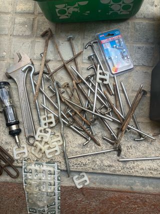 Pack piquetas y gomas camping