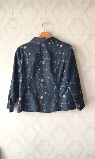 Cazadora vaquera bordada