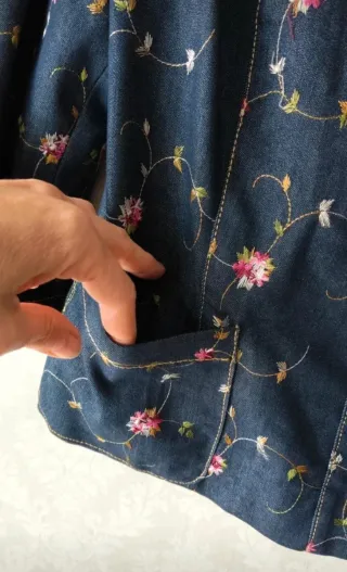 Cazadora vaquera bordada