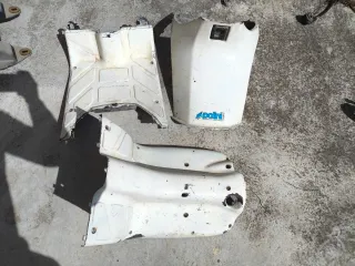 Plásticos Piaggio Typhoon - Pies Centrales