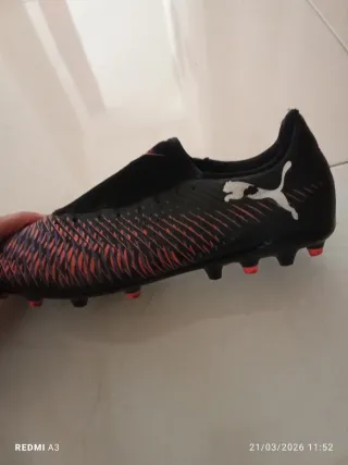 Botas de fútbol Puma Club con calcetín