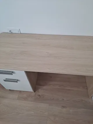 Escritorio pequeño madera y blanco