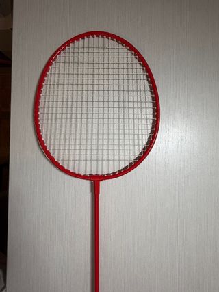 Raqueta de bádminton roja