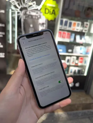 Apple IPhone 11 128GB Morado Semi Nuevo