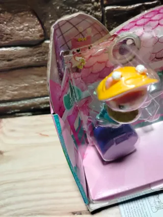 Gabby's Balcón del jardín de la Reina Kitty Hada