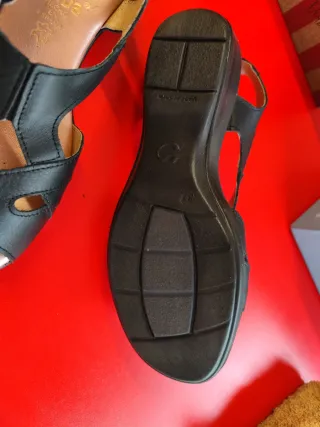 Sandalias Miba Negro y Dorado