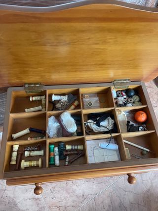 Costurero de madera de pino para restaurar