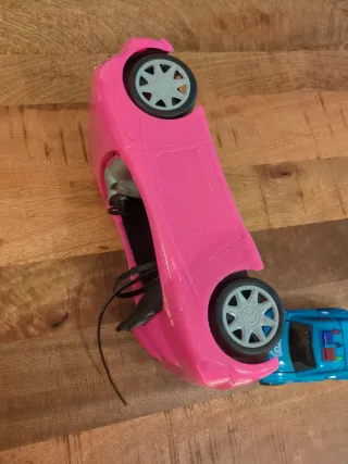 Coche rosa de juguete