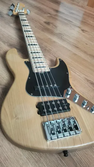 Bajo 5 cuerdas Harley Benton MJ-5MN Bajo Eléctric