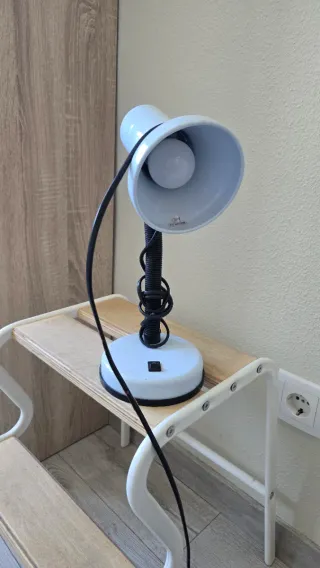 Flexo de escritorio azul y blanco