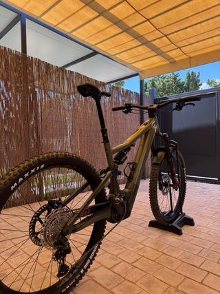 Bicicleta Eléctrica FOCUS SAM 2 6.8 Verde Militar