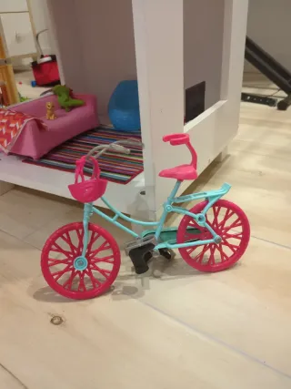Bicicleta Barbie azul y rosa