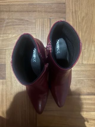 Stivaletti bordeaux punta tacco