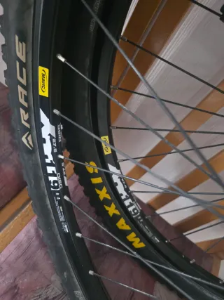 Ruedas 27.5 mavic buje shimano deore negociable