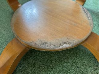 Mesa redonda de madera