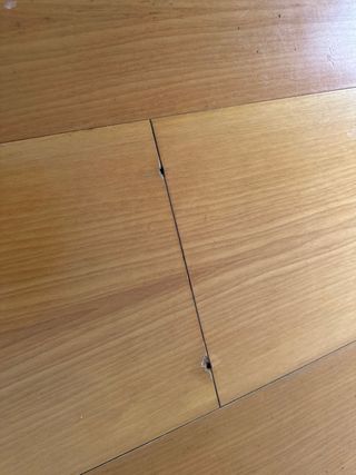 Mesa redonda de madera