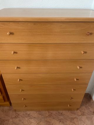 Cómoda de haya plastificada con guias metálicas