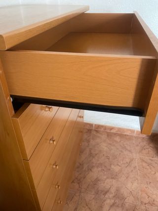 Cómoda de haya plastificada con guias metálicas