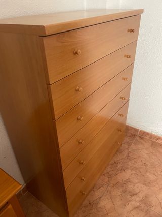 Cómoda de haya plastificada con guias metálicas