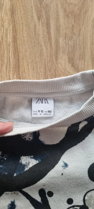 Sudadera Zara Graffiti. Talla 11-12 de niño