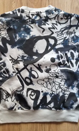 Sudadera Zara Graffiti. Talla 11-12 de niño