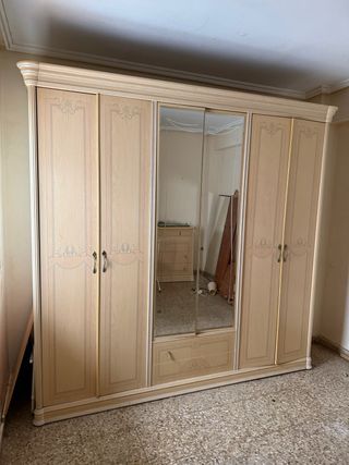 Armario de 6 puertas con espejo