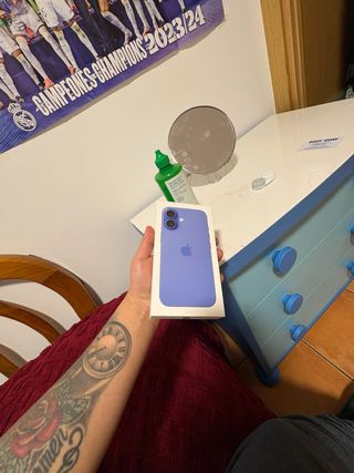 iPhone 16 128GB Morado