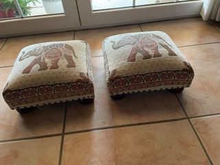 2 puffs/asientos de tela con elefantes