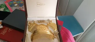 Conjunto Peinetas y Joya Mantilla Dorada