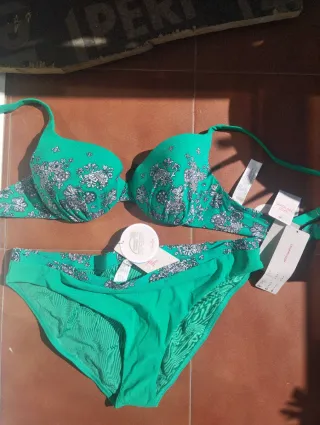 Bikini Triumph verde Talla 46B/46
