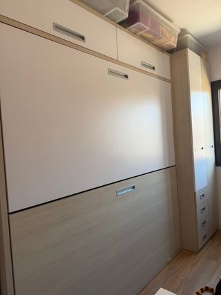Literas plegables con armarios, habitación comple
