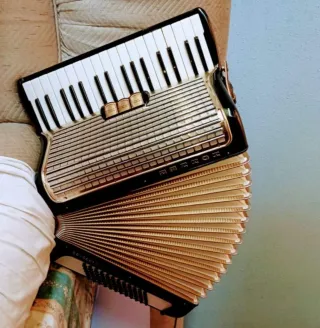 Acordeón Hohner Concerto II 72 Bajos
