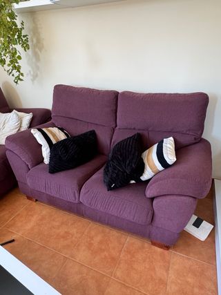 Sofá morado 2 plazas