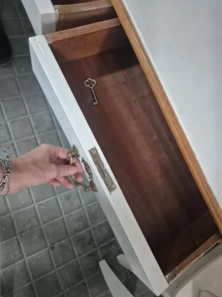 Cómoda Vintage Blanca Restaurada