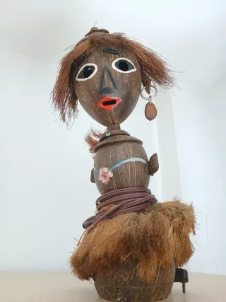 Lámpara artesana antigua madera y coco