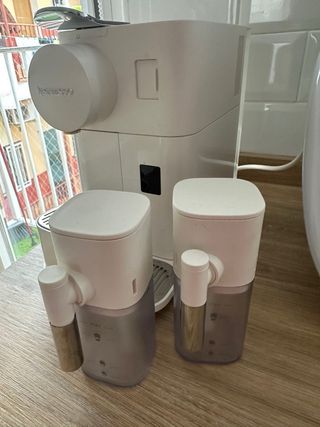Cafetera Nespresso Lattissima One Blanca