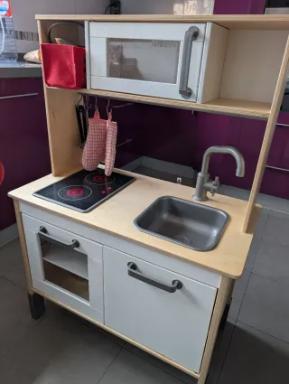 Cocina de juguete de madera