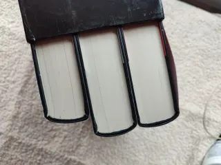 Reina Roja / Red Queen (LA TRILOGÍA REINA ROJA)...