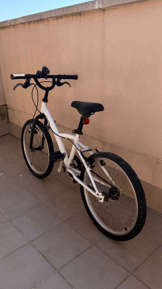 Bicicleta infantil Btwin blanca
