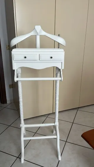 Appendini da terra camera oro e bianco