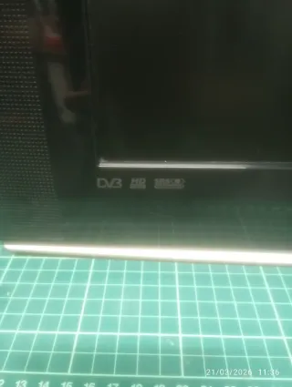 Samsung TV 22 pulgadas con adaptador pared