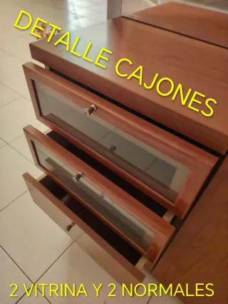 Mueble de entrada con cajones y puertas