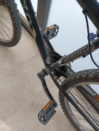 Bicicleta montaña negra